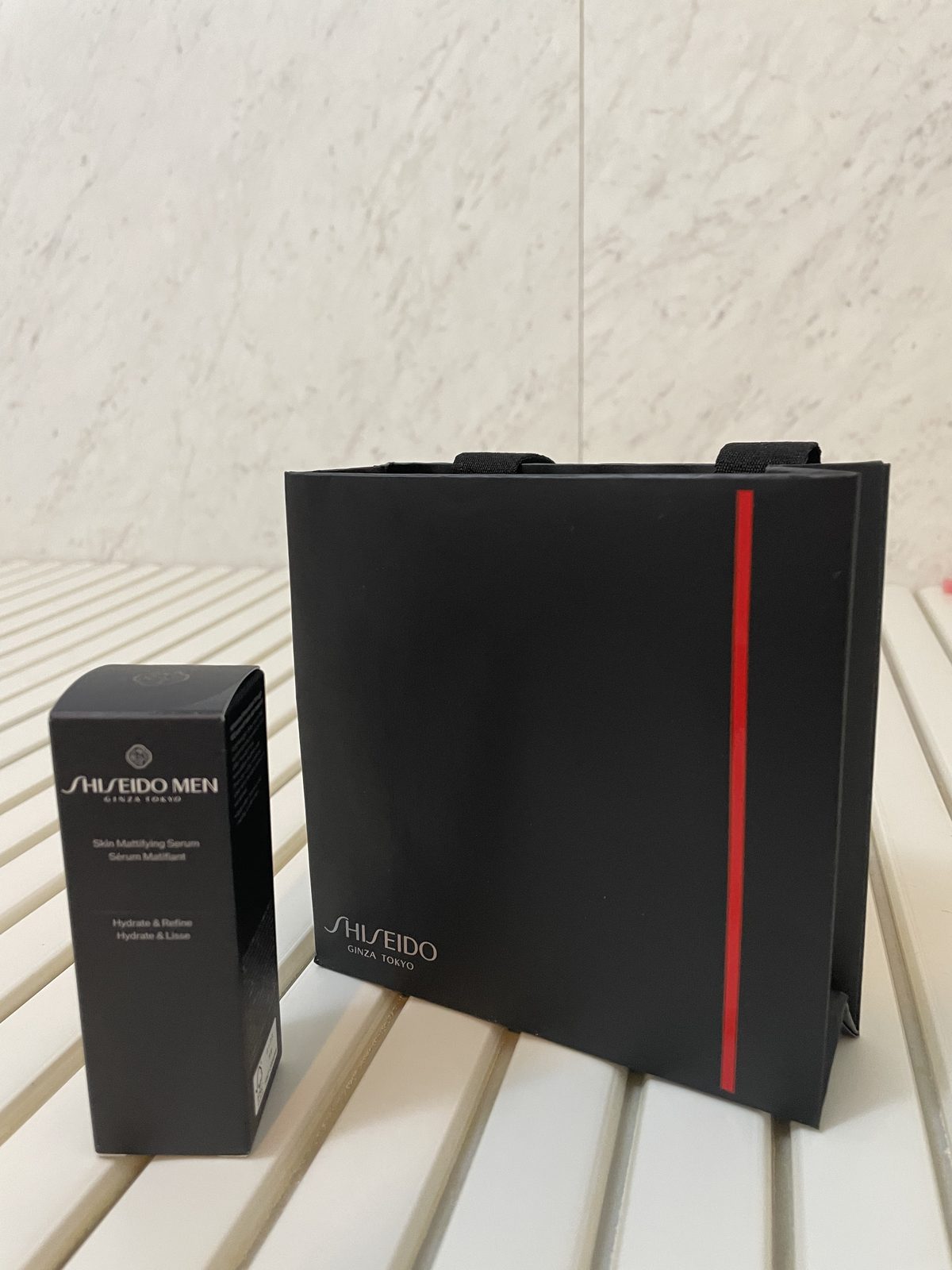 SHISEIDO メン スキンマットセラムの実物と外箱